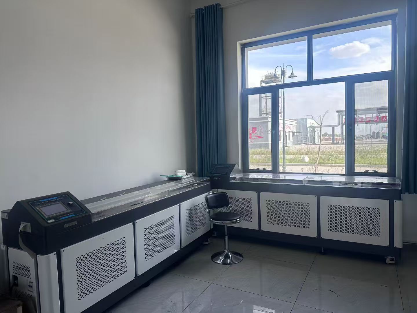 Polymer modified asphalt Ductility Tester.jpg Polymer modified asphalt Ductility Tester.jpg